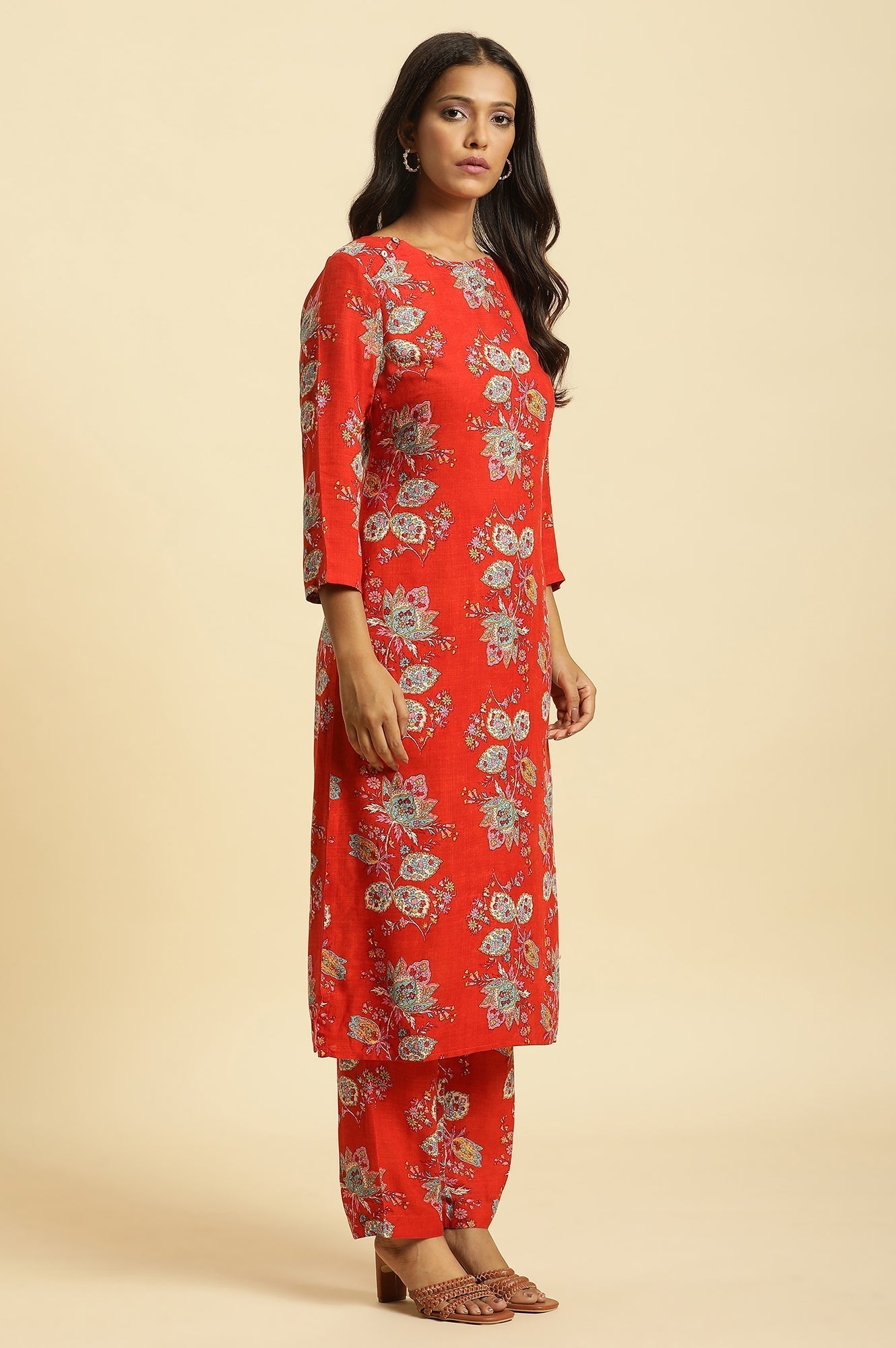 W for Woman Red Floral Printed Straight Kurta And Straight Pants Co-Ord Set