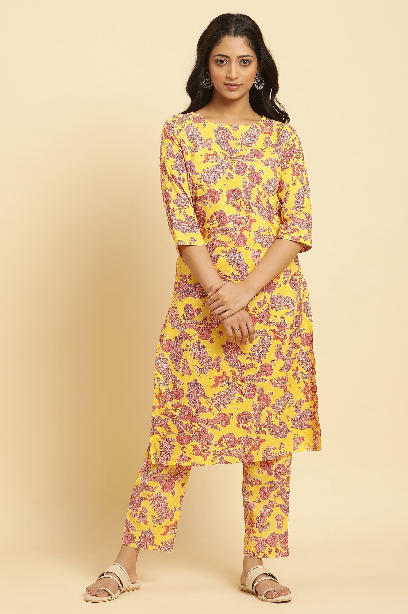 W for Woman Yellow Floral Printed Cotton Kurta And Pants Co-Ord Set