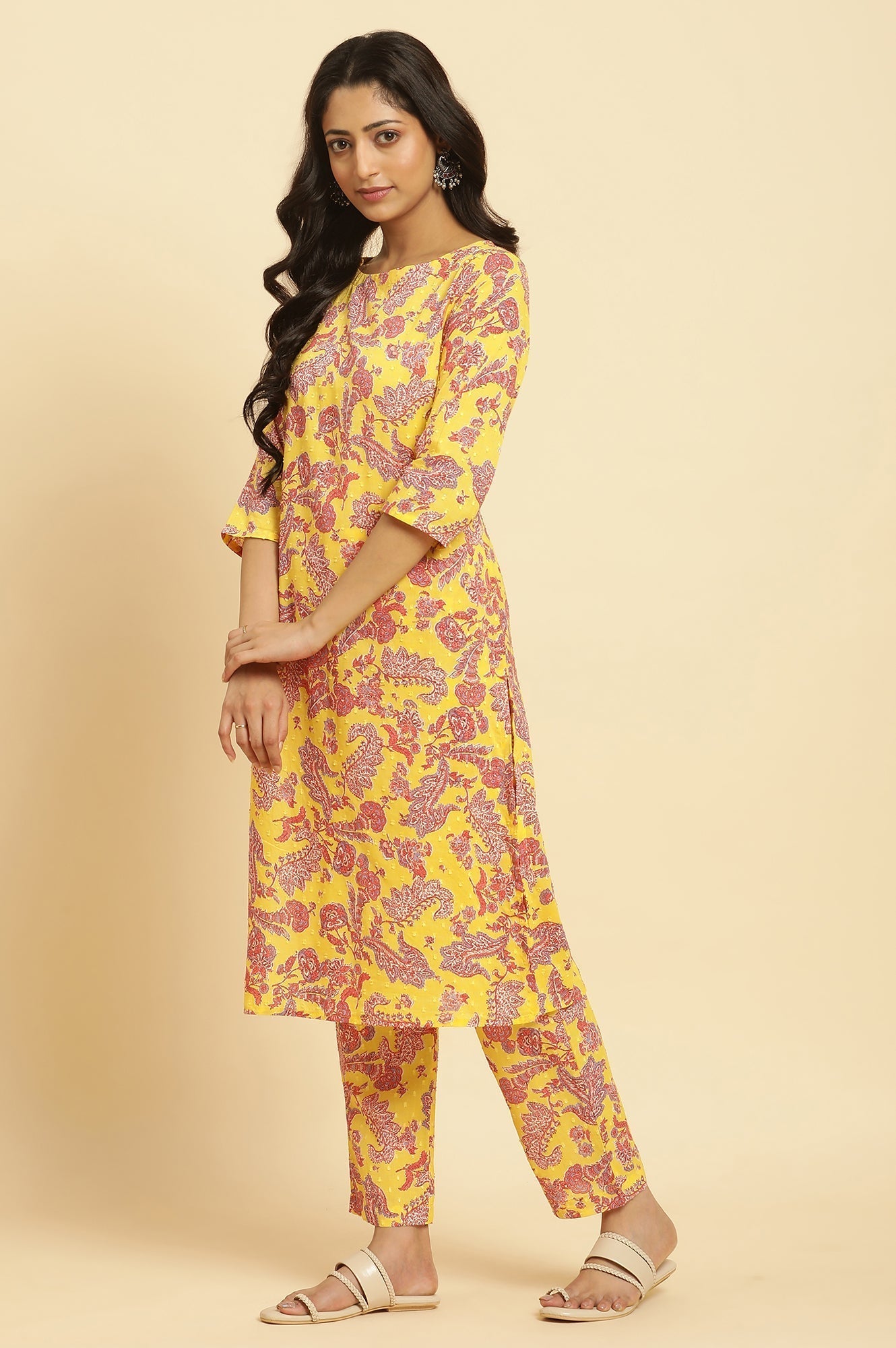 W for Woman Yellow Floral Printed Cotton Kurta And Pants Co-Ord Set