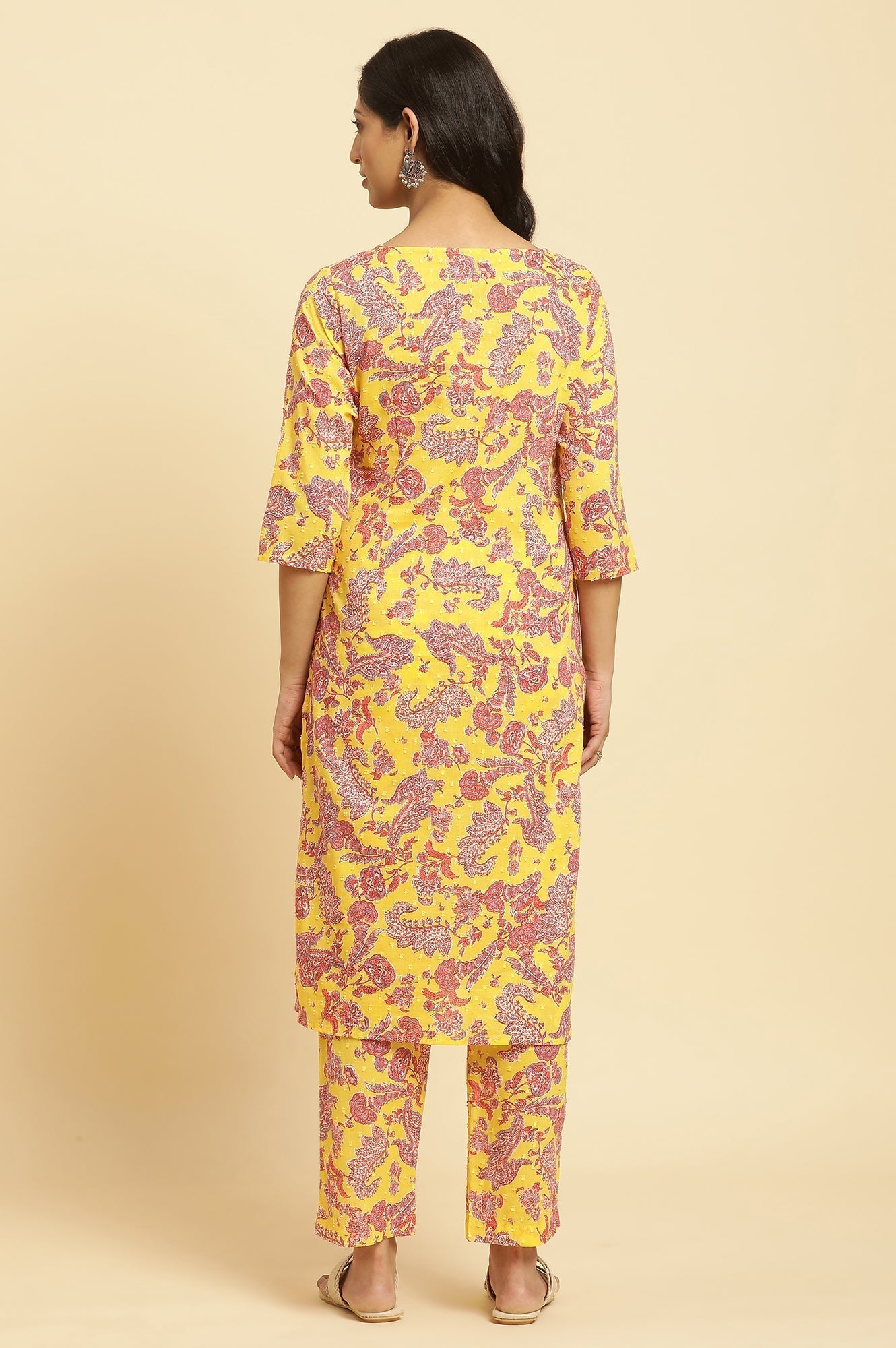 W for Woman Yellow Floral Printed Cotton Kurta And Pants Co-Ord Set