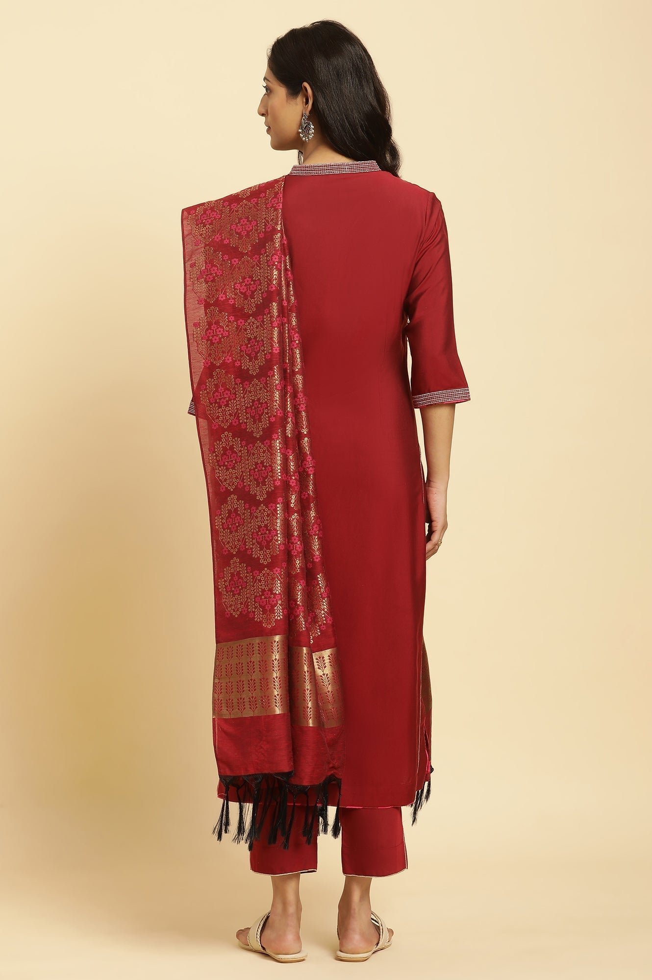 W for Woman Maroon Solid Kurta, Pants And Jacquard Dupatta