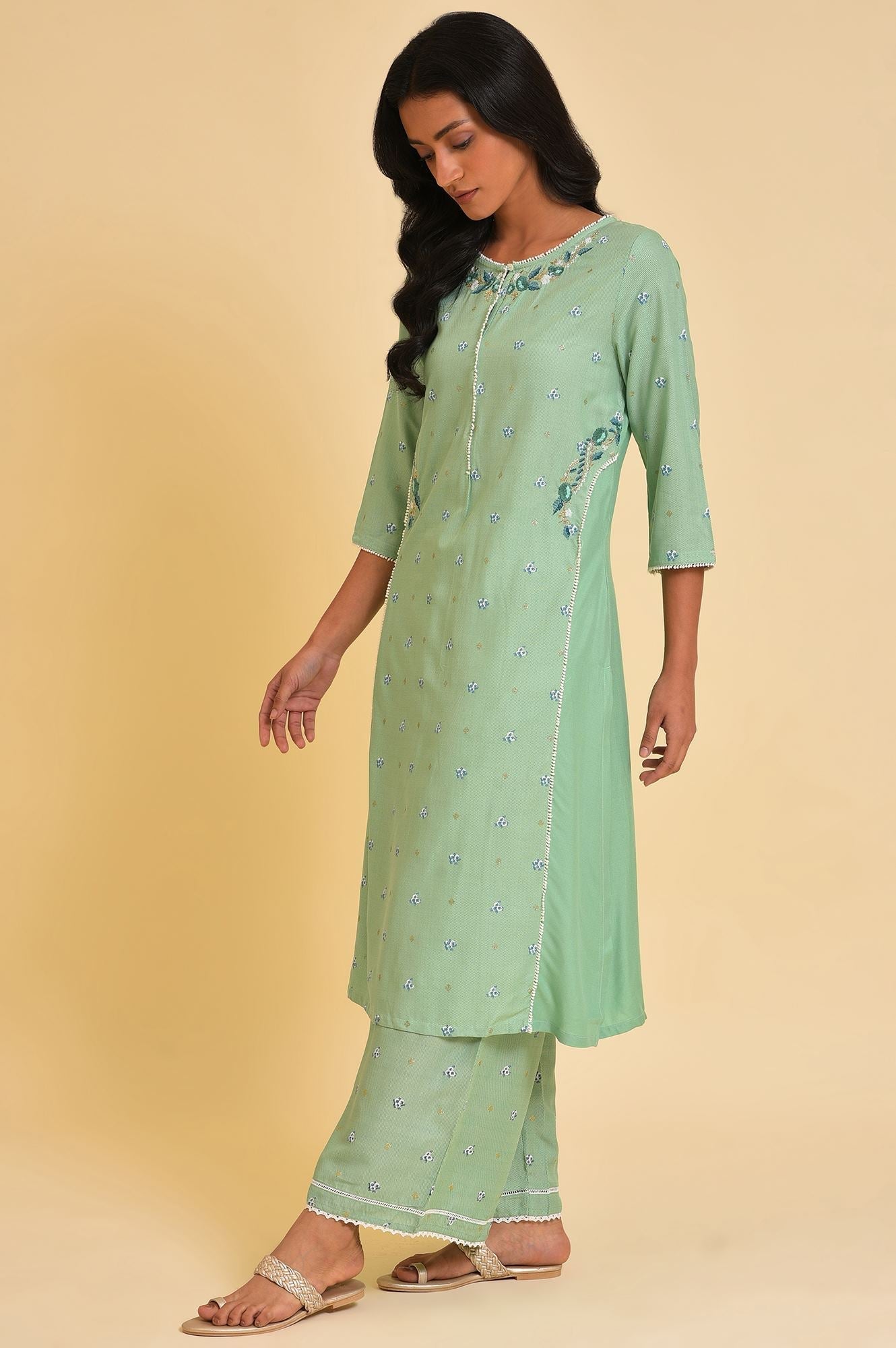 W for Woman Green Embroidered Straight Kurta