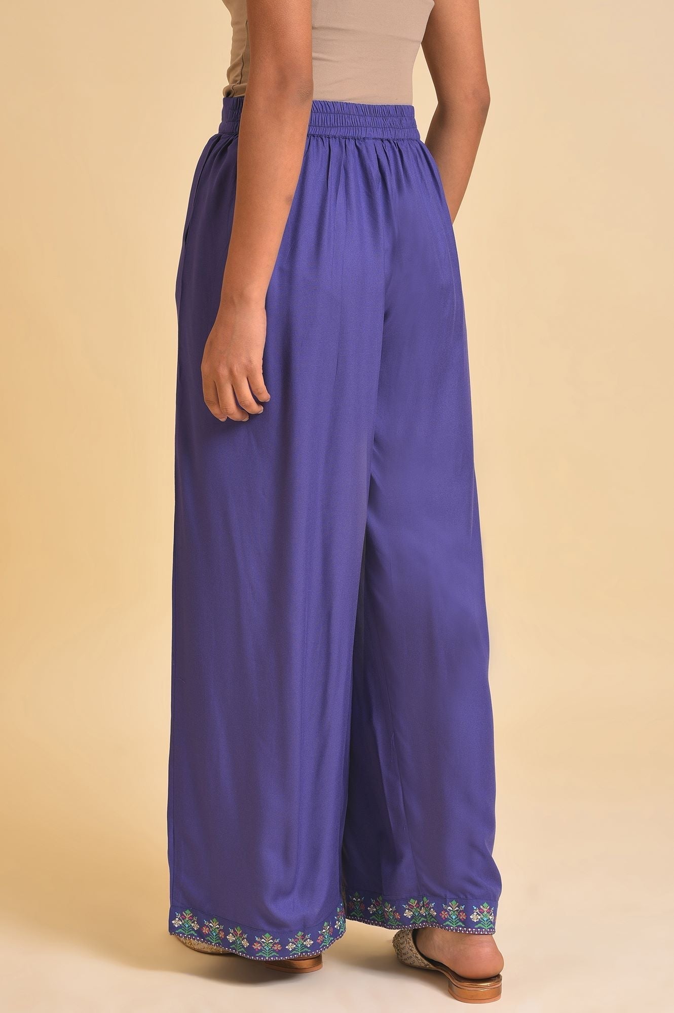 W for Woman Purple Solid Zari Rayon Straight Kurta and Parallel Pant Set