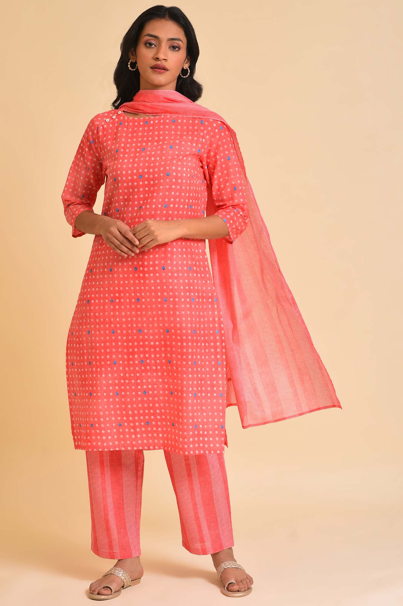 W for Woman Light Red Printed Kurta, Pants & Dupatta Co-Ord Set