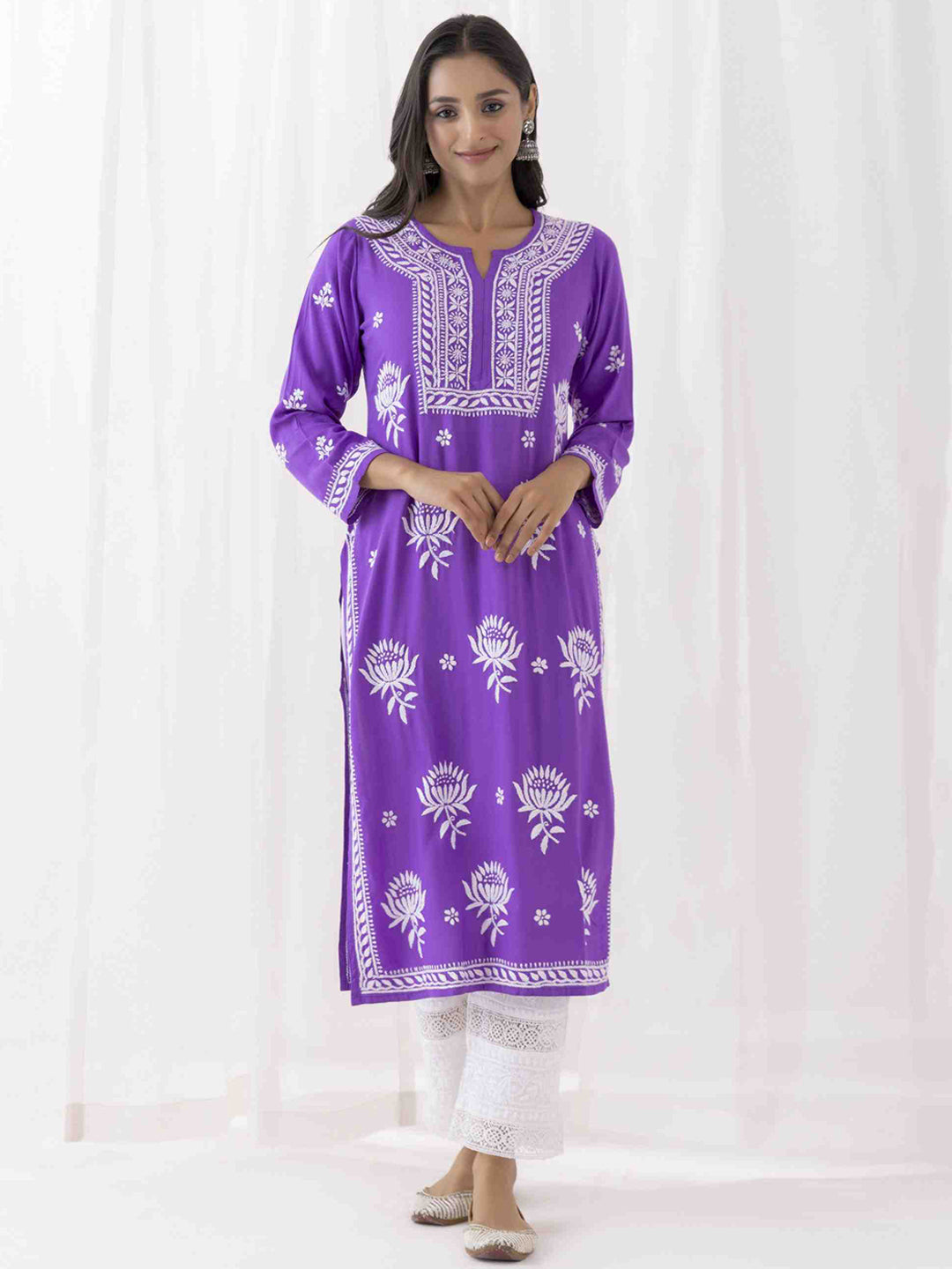 HOUSE OF KARI Ethnic Motifs Chikankari Embroidered Notched Round Neck Straight Kurta 
