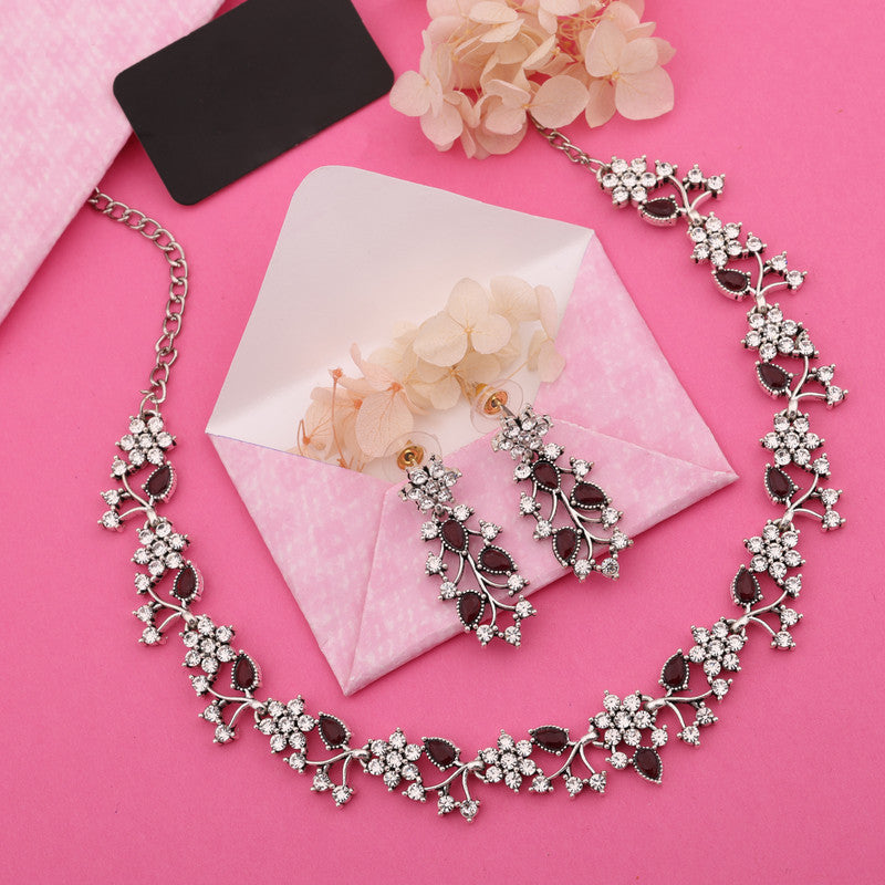 Tehzeeb Creations Silver Pleated White Diamond With Maroon Beads Necklace Set Tehzeeb Creations