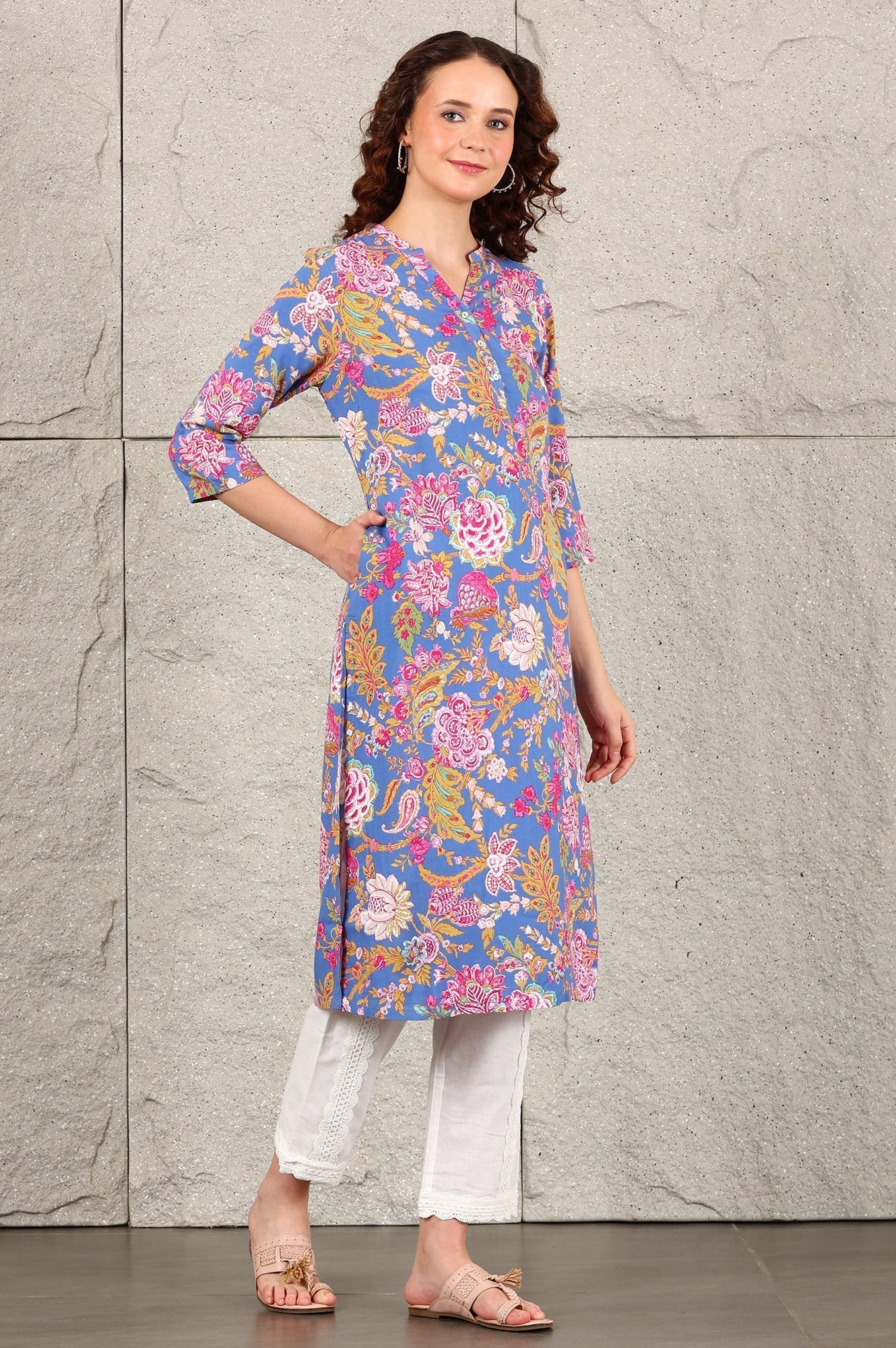 W for Woman Blue Floral Printed Rayon Straight Kurta
