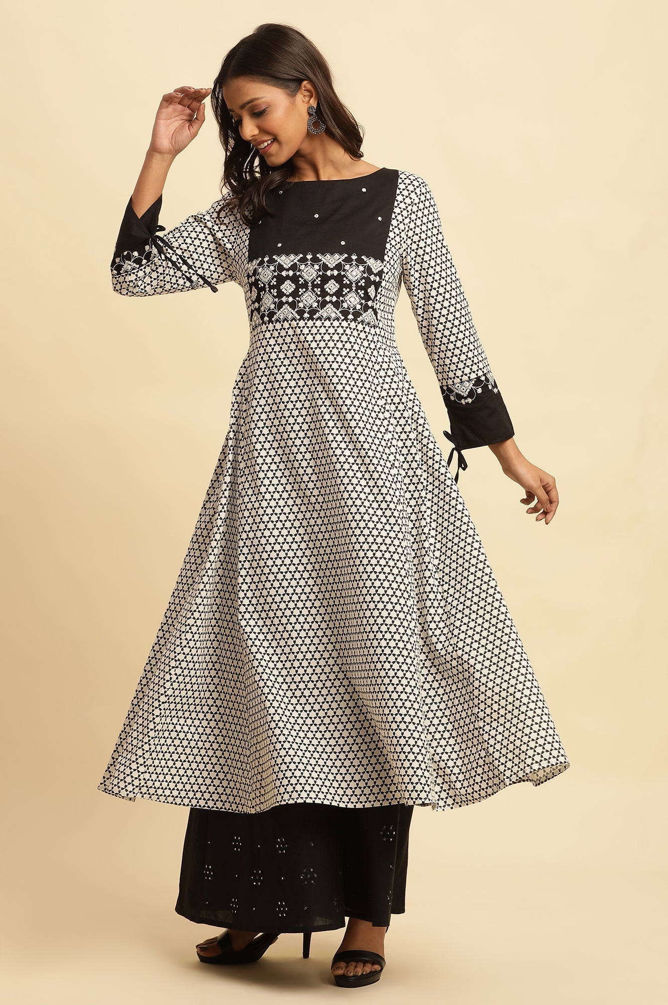 W for Woman White And Black Printed Flared Kurta With Embroidery