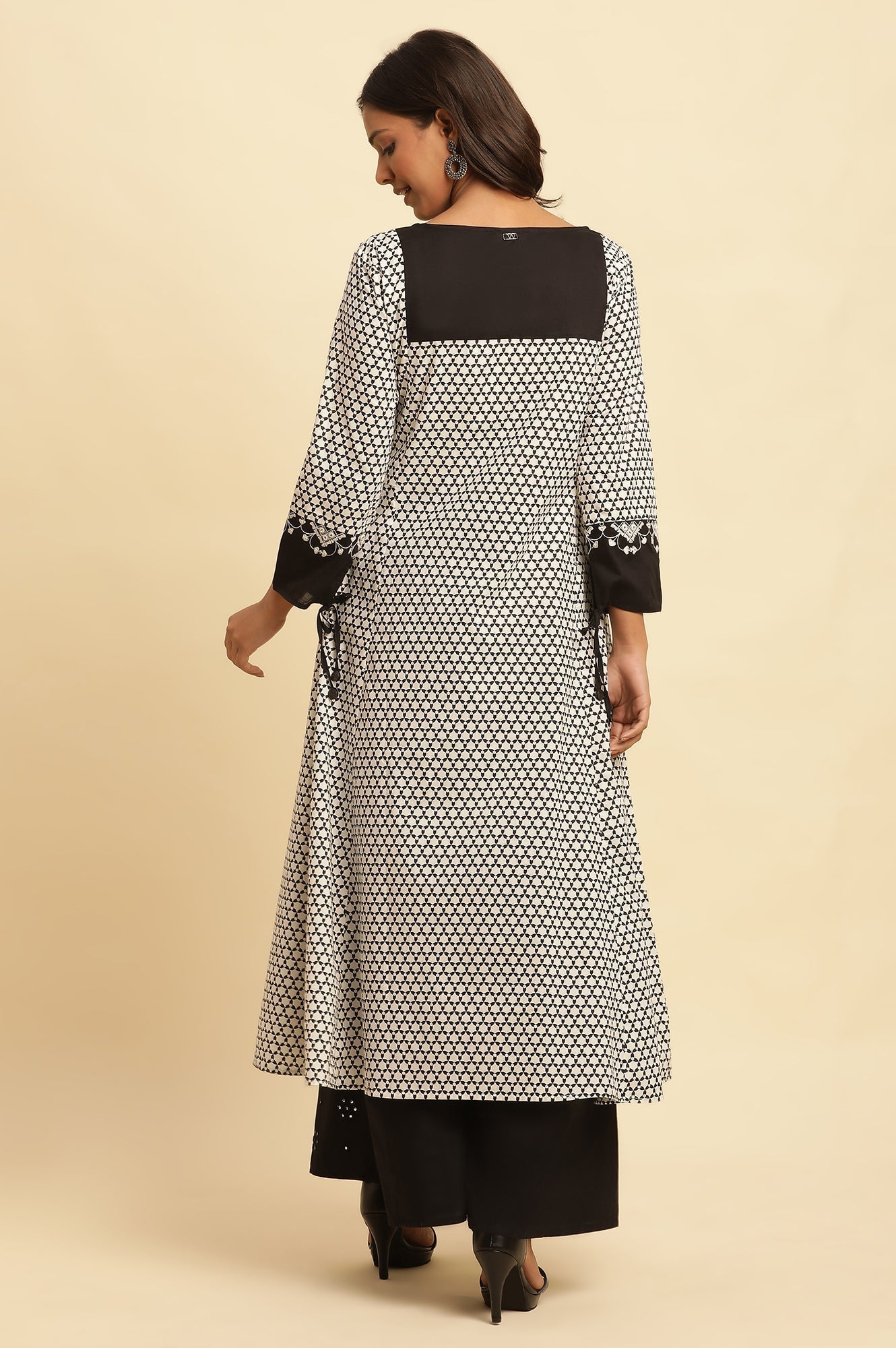W for Woman White And Black Printed Flared Kurta With Embroidery