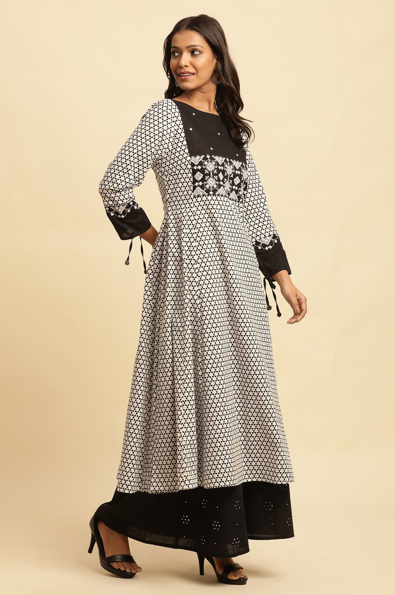 W for Woman White And Black Printed Flared Kurta With Embroidery