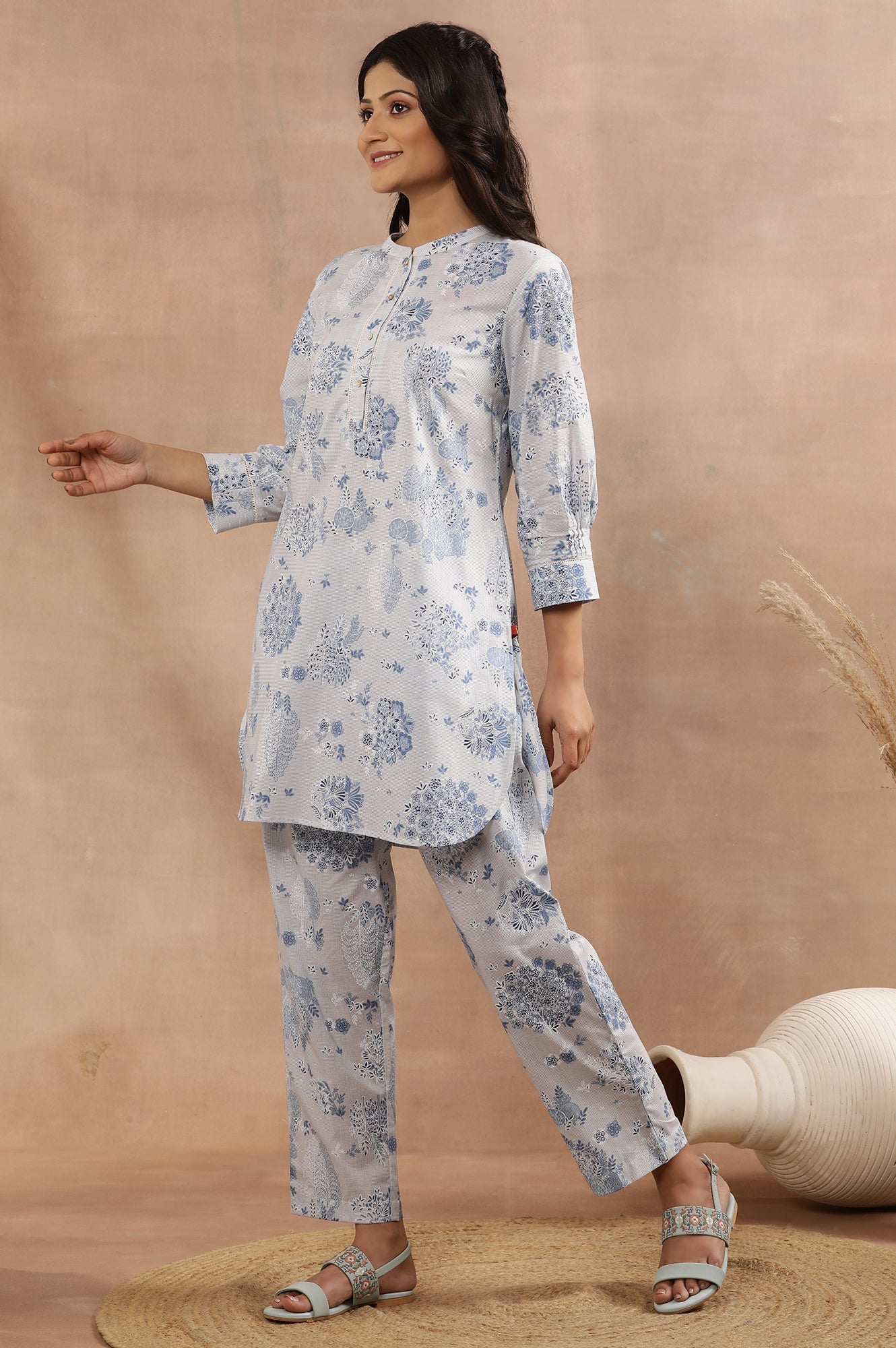 W for Woman Light Blue Printed Short Kurta And Pants Co-Ord Set