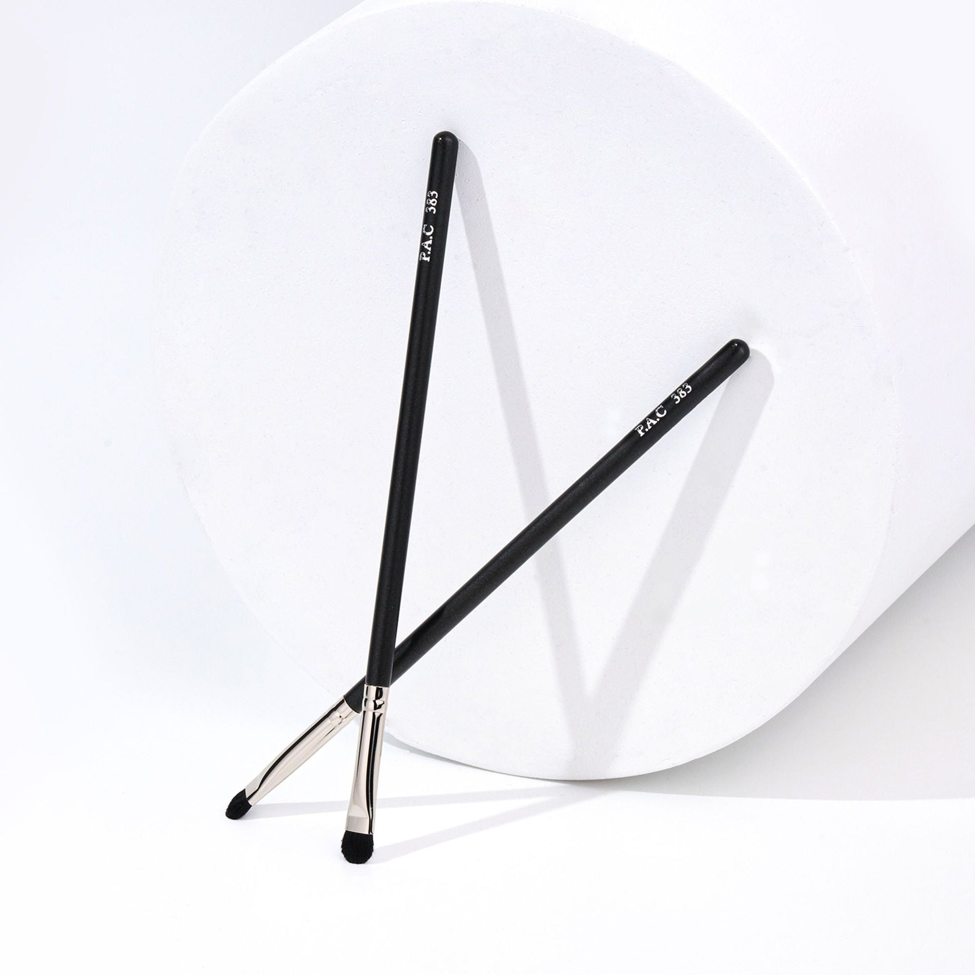 PAC Studio Eyeshadow Brush - 383
