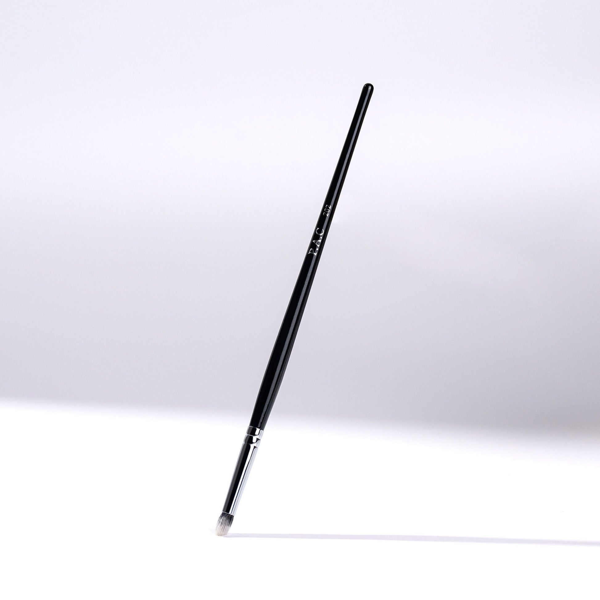 PAC Studio Blending Eyeshadow Brush - 202