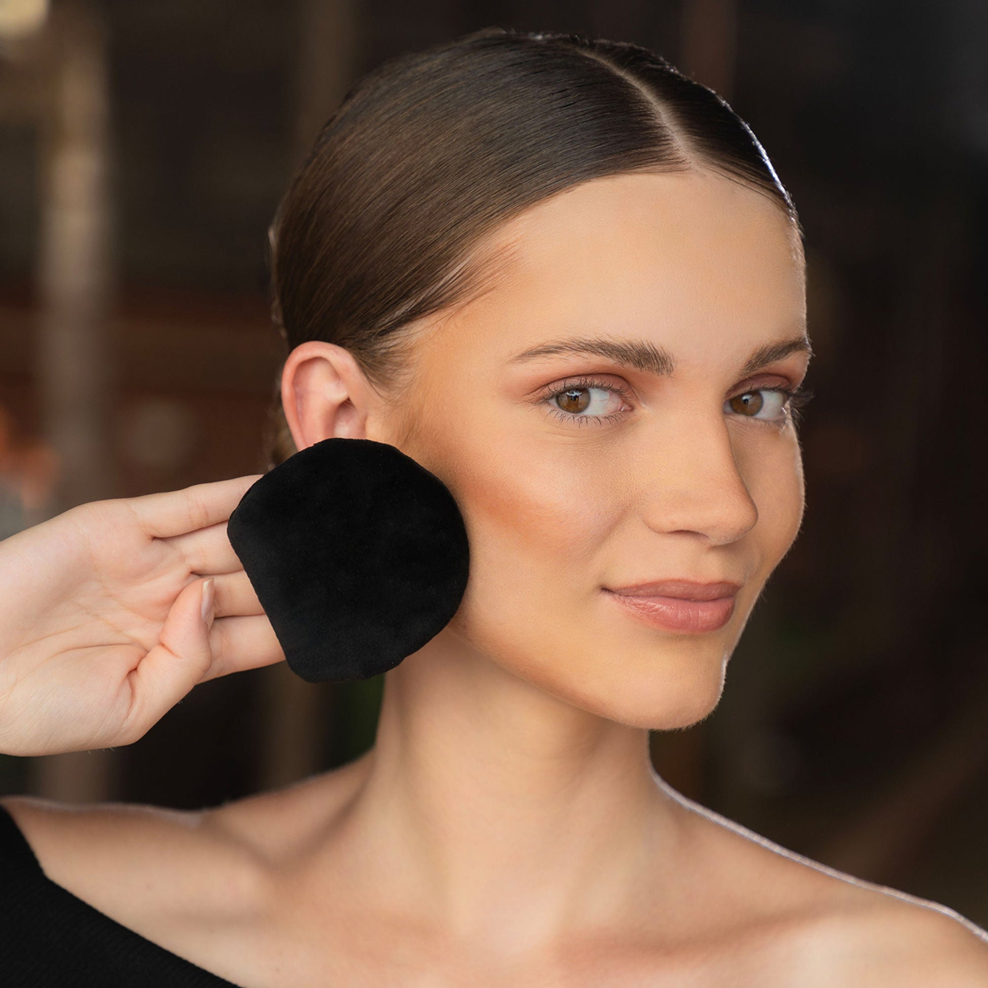 PAC Studio Spotlight Contour Puff