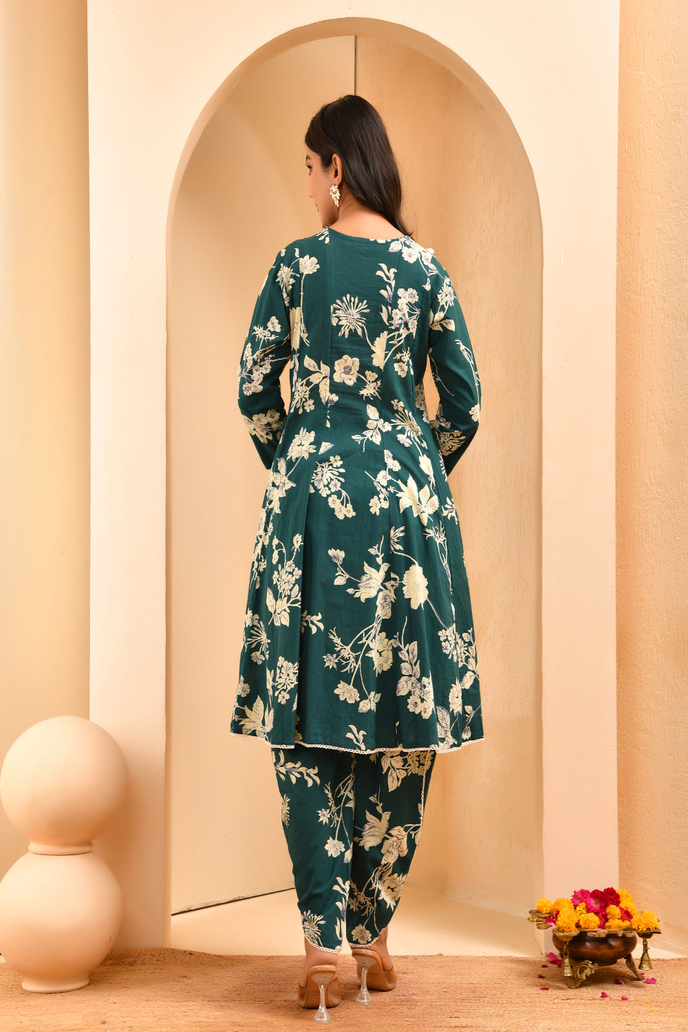 Vaasva Women Green Short Anarkali Kurta With Printed Pants 