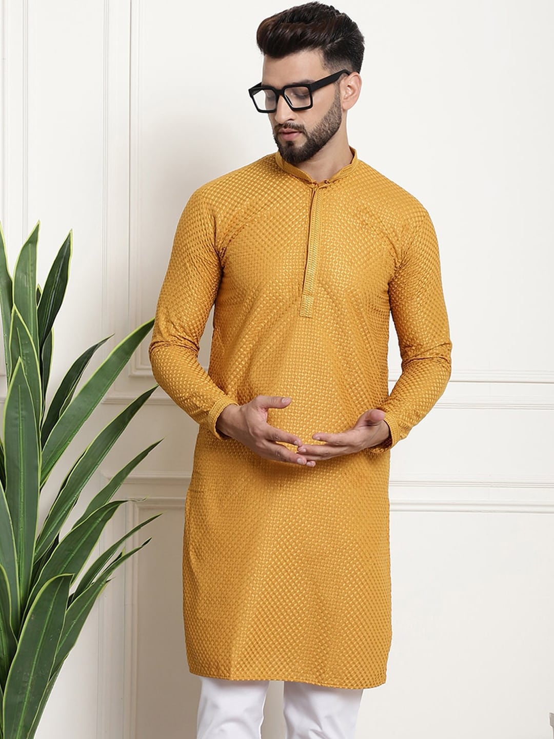 Sojanya Geometric Embroidered Thread Work Pure Cotton Straight Kurta 