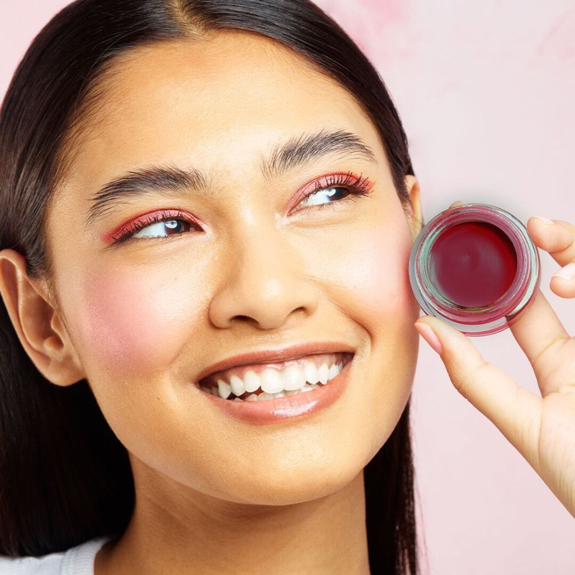Makeup Revolution Mousse Blush - For Cheeks & Eyes Non Sticky-Soft Focus Effect - Juicy fuchsia Pink