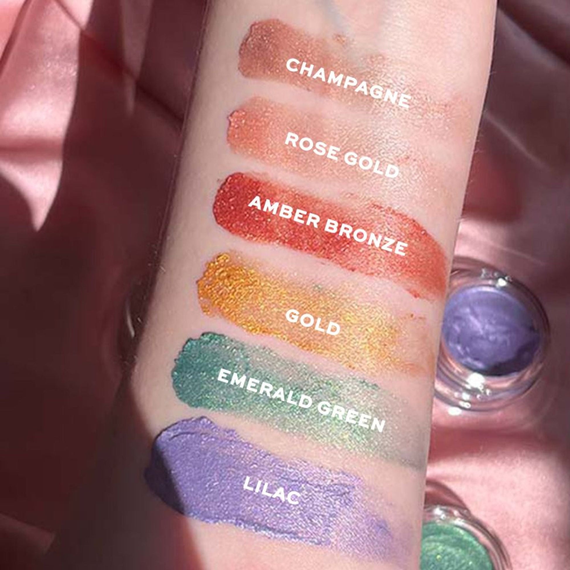 Makeup Revolution Mousse Shadow - Emerald Green