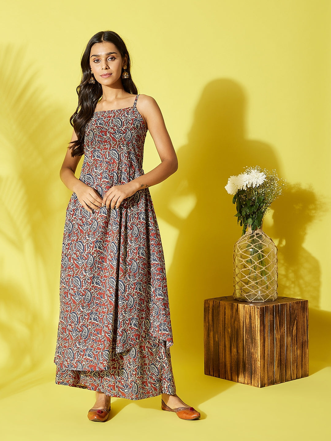 InWeave Women's Maroon Kalamkari Strappy Set 