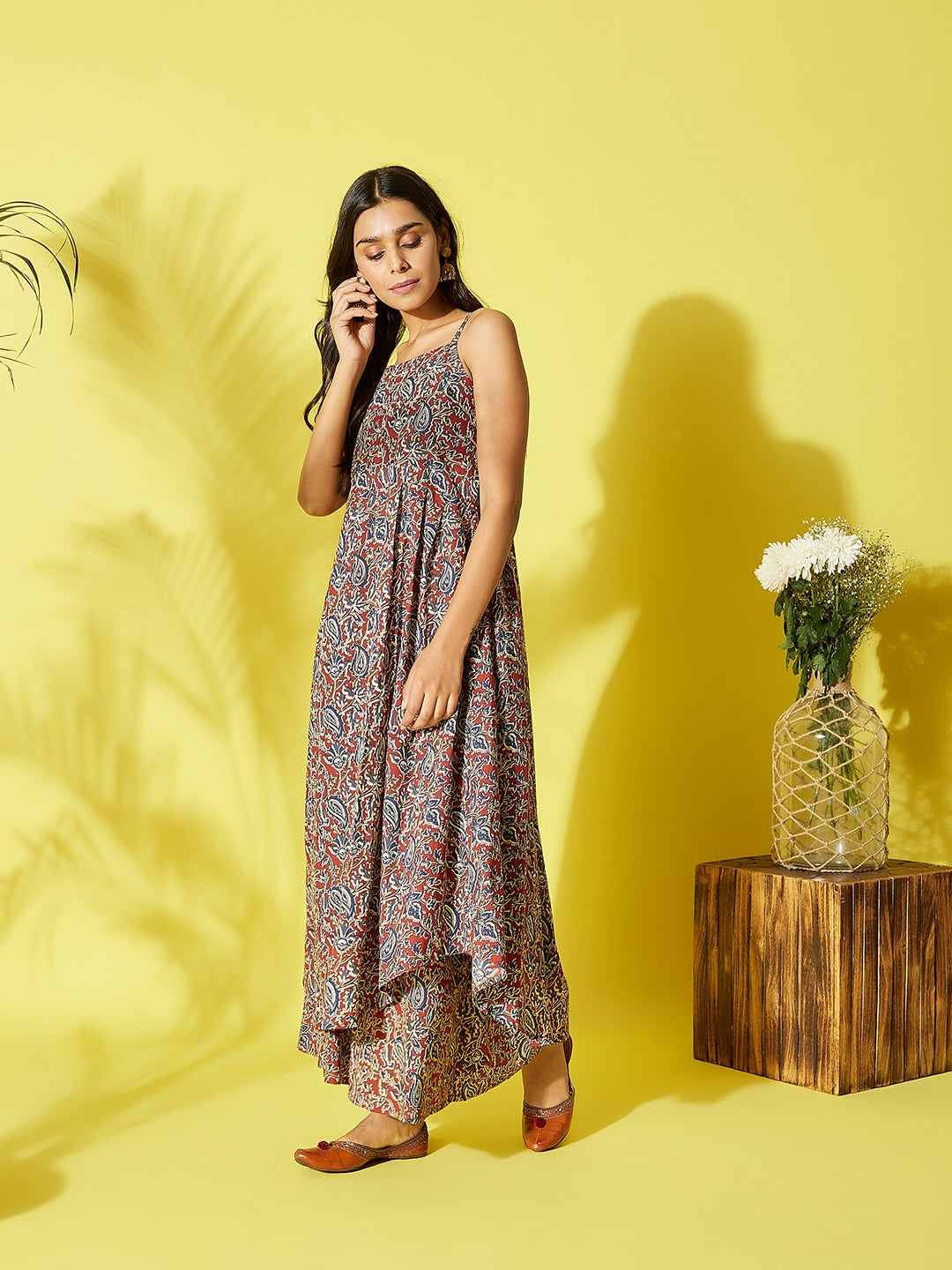 InWeave Women's Maroon Kalamkari Strappy Set 