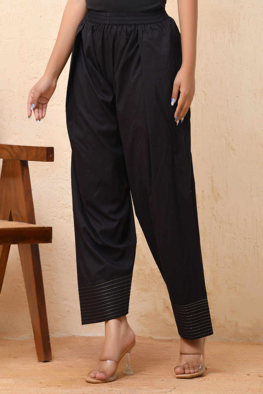 Vaasva Women Black Solid Farshi Pant 