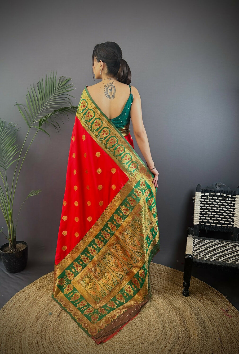 Joban Fashion Green Butti Banarasi Silk Sarees | Swadesiicart