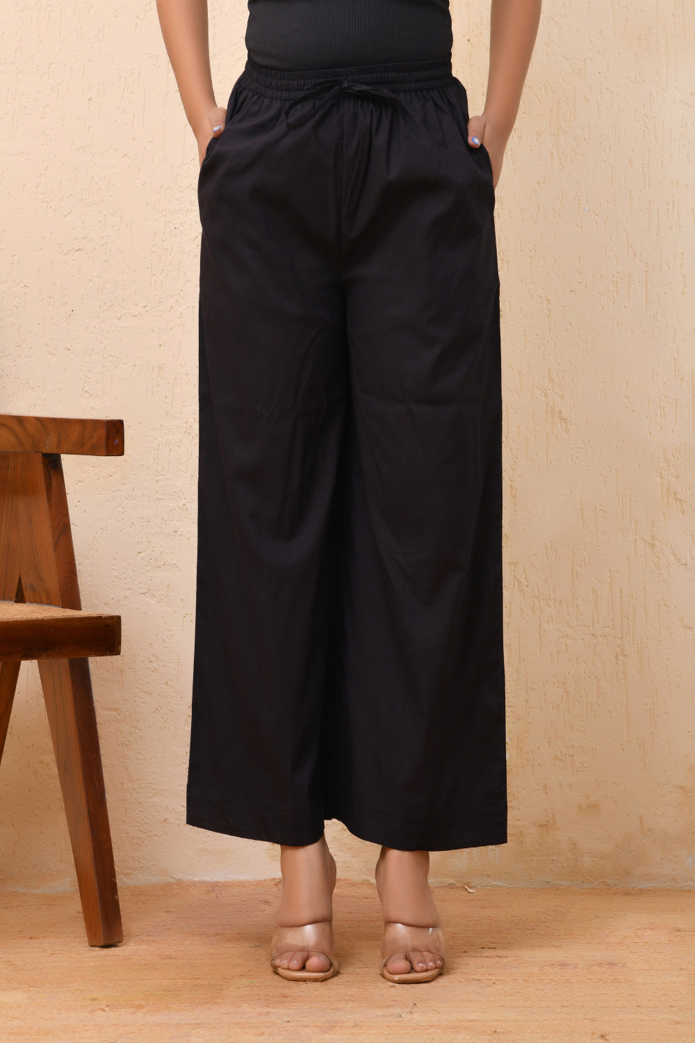 Vaasva Women White Solid Palazzo Pant 