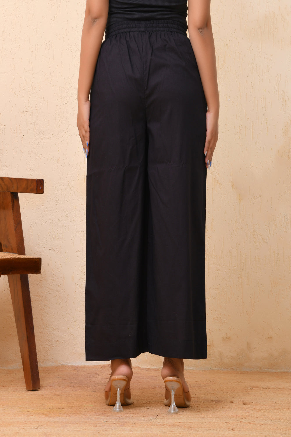 Vaasva Women White Solid Palazzo Pant 