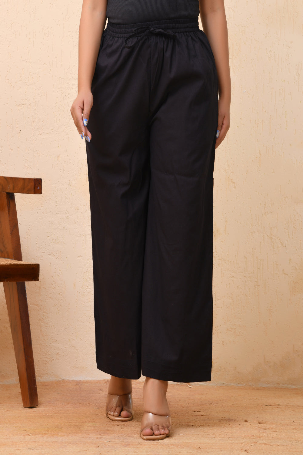 Vaasva Women White Solid Palazzo Pant 