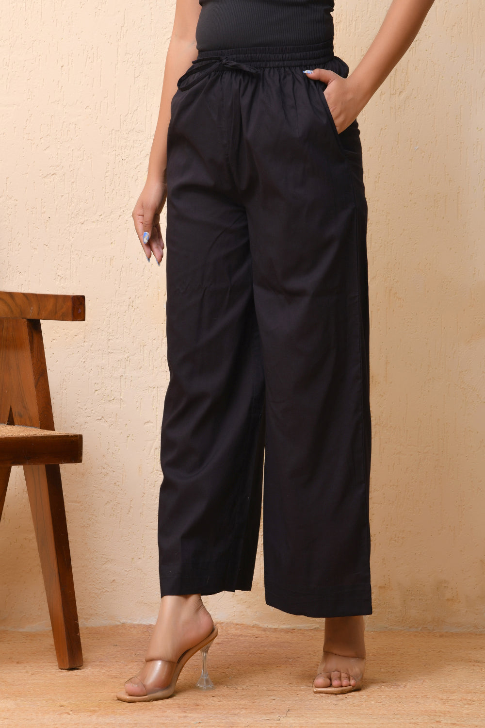 Vaasva Women White Solid Palazzo Pant 