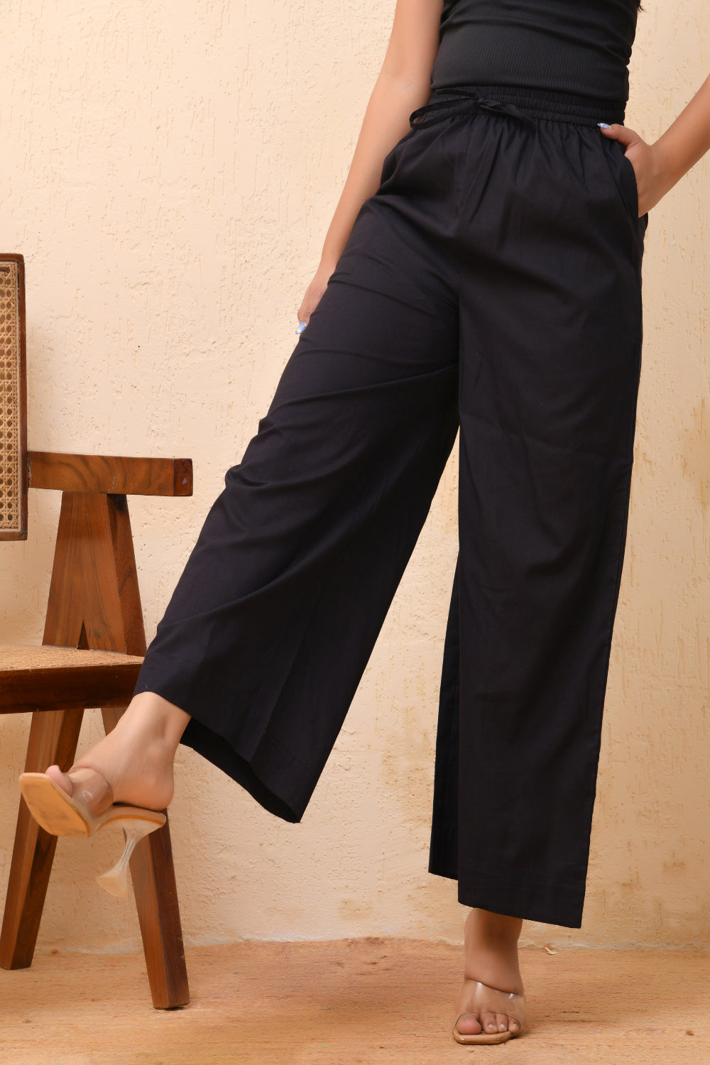 Vaasva Women White Solid Palazzo Pant 