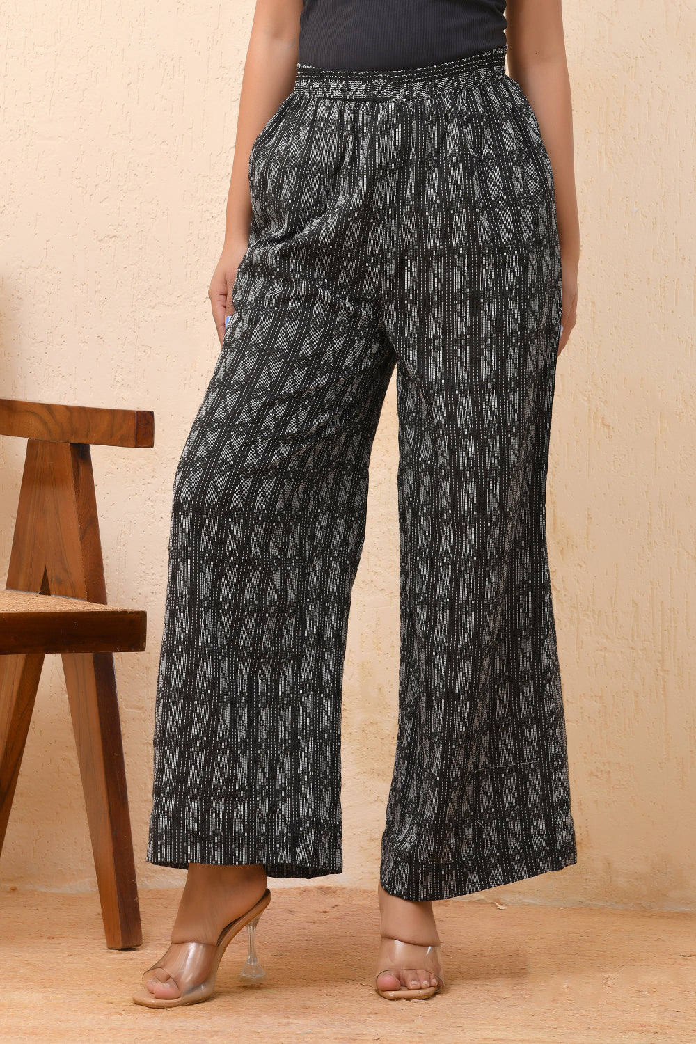 Vaasva Women Dobby Flared Pants 
