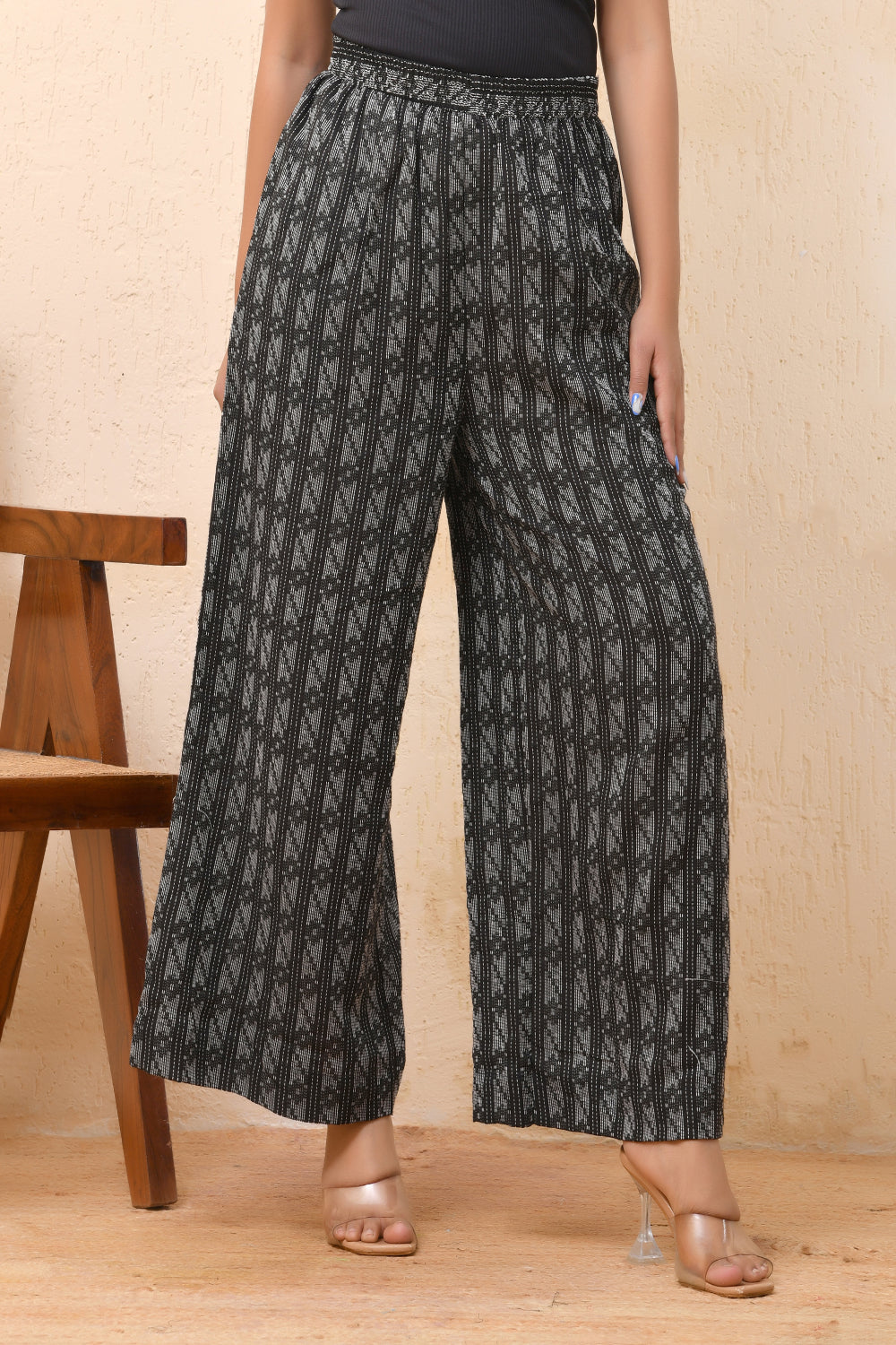 Vaasva Women Dobby Flared Pants 