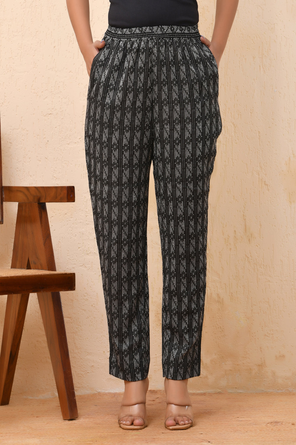 Vaasva Women Dobby Straight Pants 