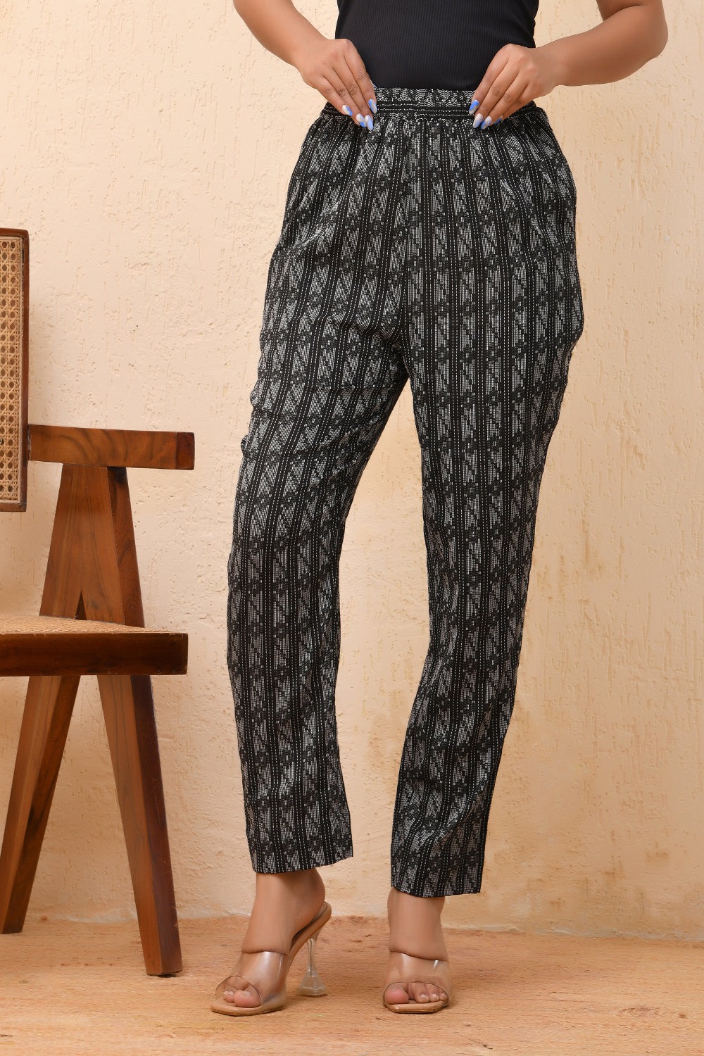 Vaasva Women Dobby Straight Pants 