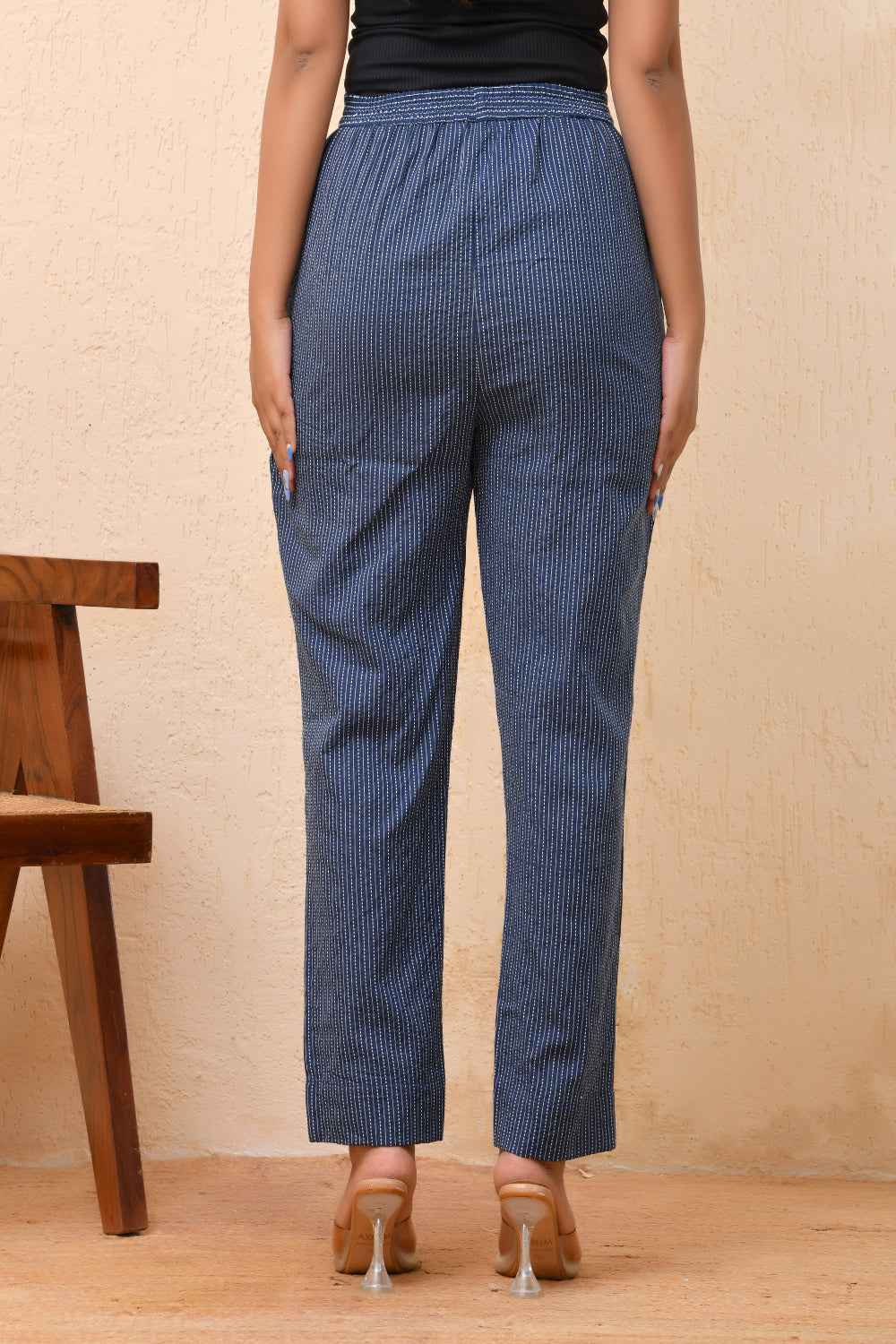 Vaasva Women Royal Blue Straight Pant 
