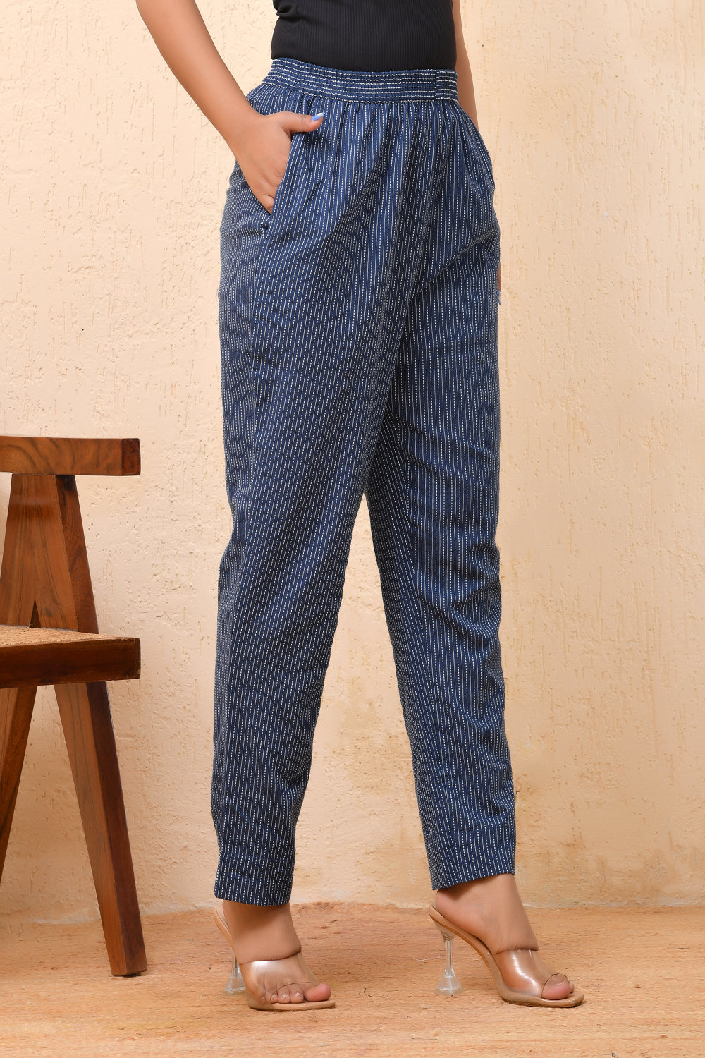 Vaasva Women Royal Blue Straight Pant 