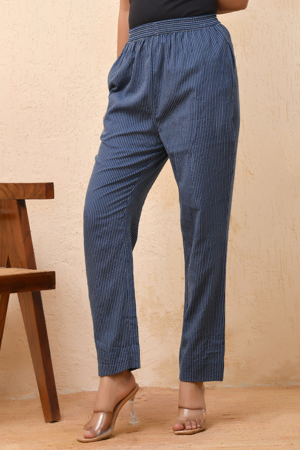 Vaasva Women Royal Blue Straight Pant 