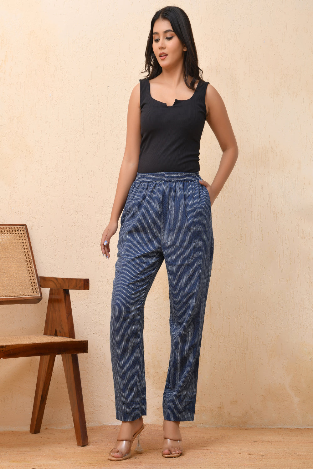 Vaasva Women Royal Blue Straight Pant 