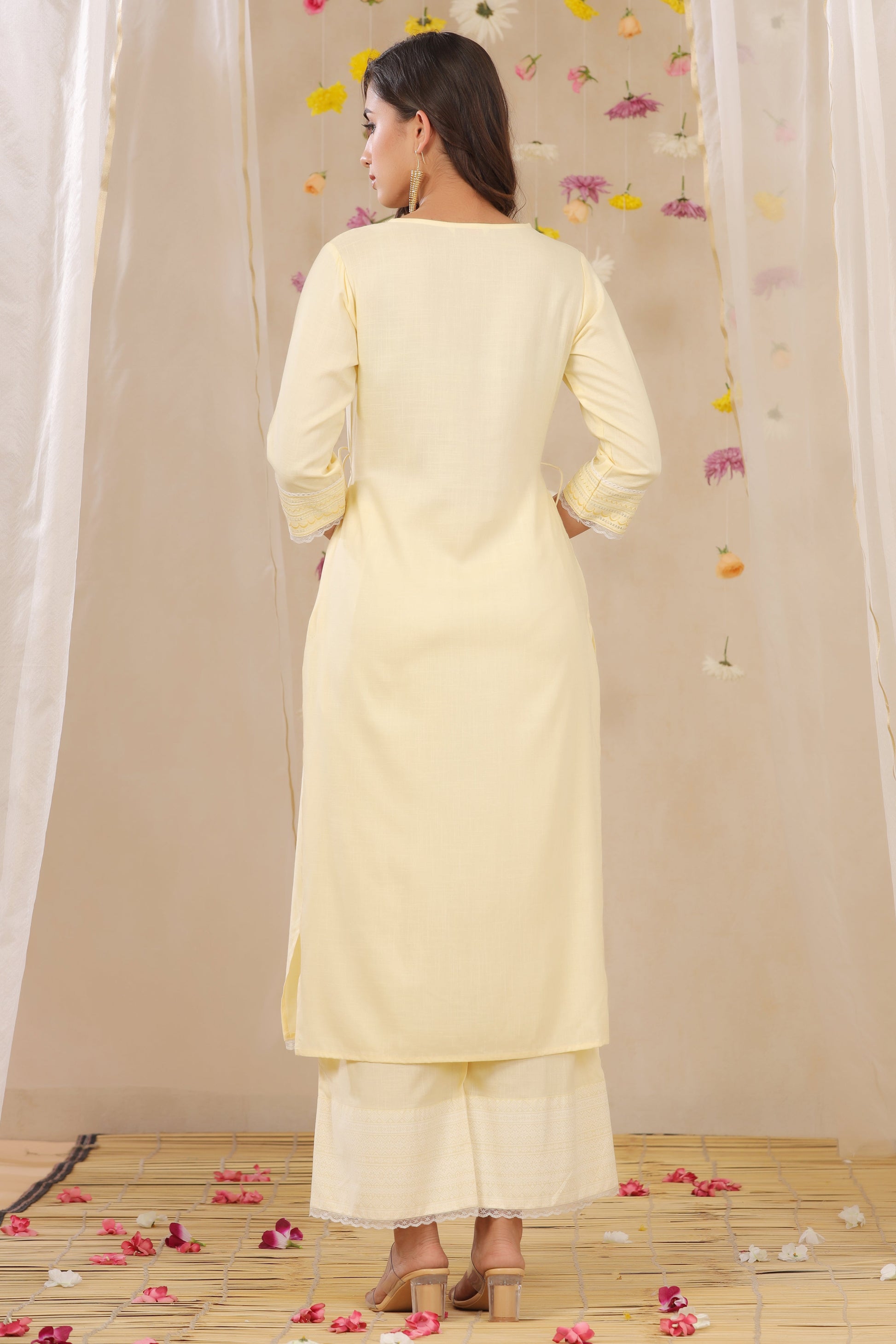 Juniper Women's Yellow Cotton Blend Printed Kurta Set