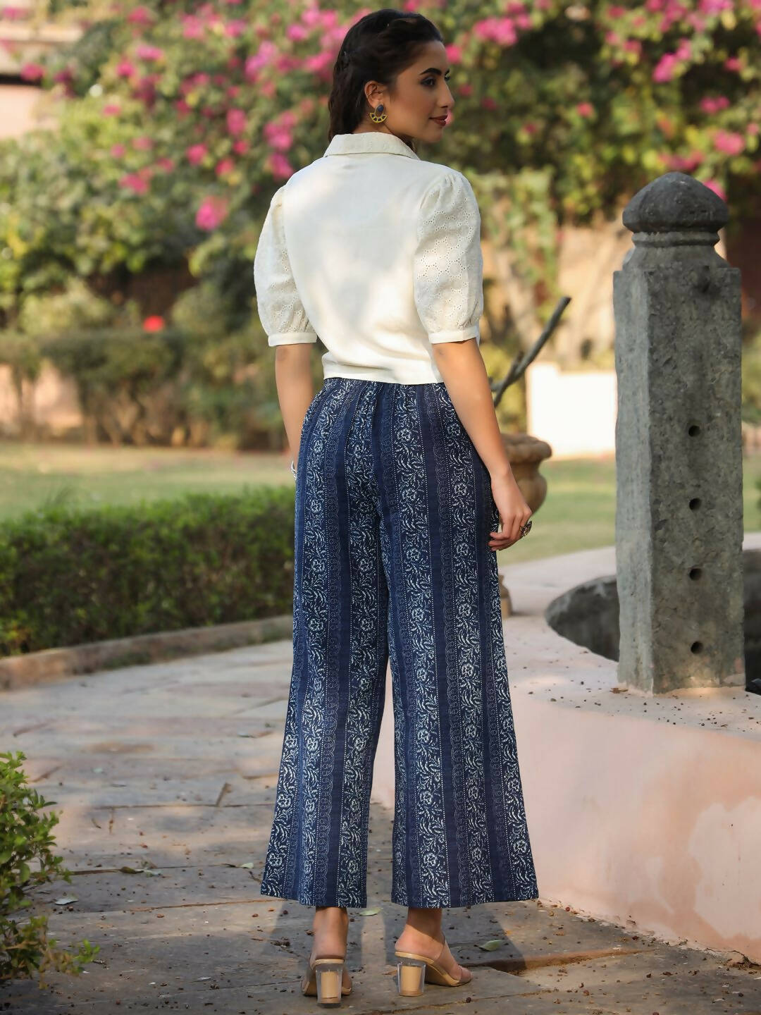 Juniper Women's Off-White-Indigo Straight Clothing Set