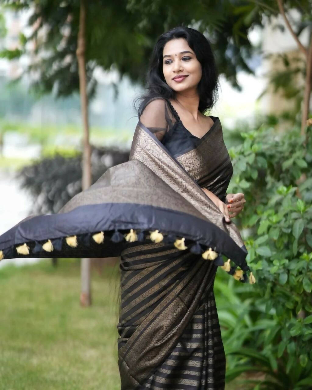 DEIANA'S Beautiful Designer Golden zari Soft Lichi Silk Saree - Black