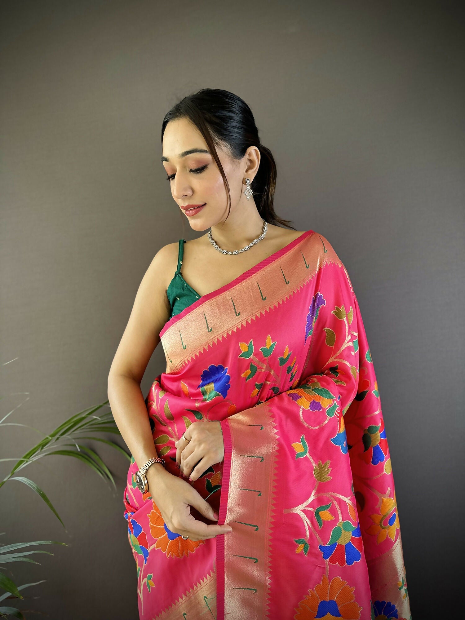 Joban Fashion Reddish Pink Zari Woven Floral Motifs Soft Silk Paithani Silk Saree