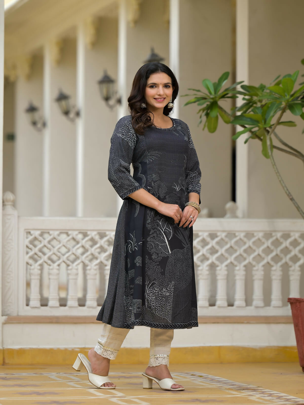 Juniper Women's Black Abstract Printed Kurta With Sequins 