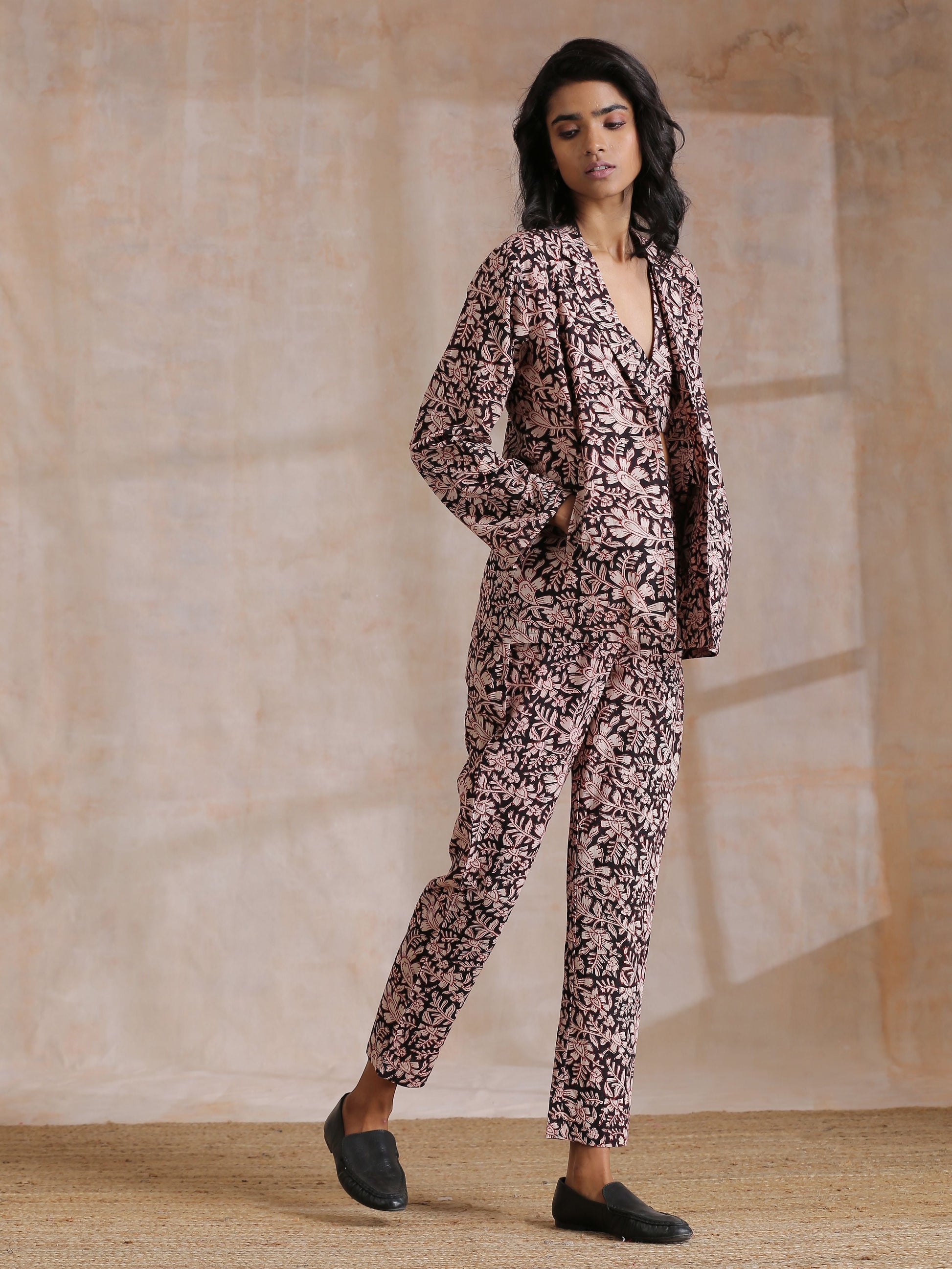trueBrowns Black Floral Overall Bagru Print Cotton Pant Suit Set 
