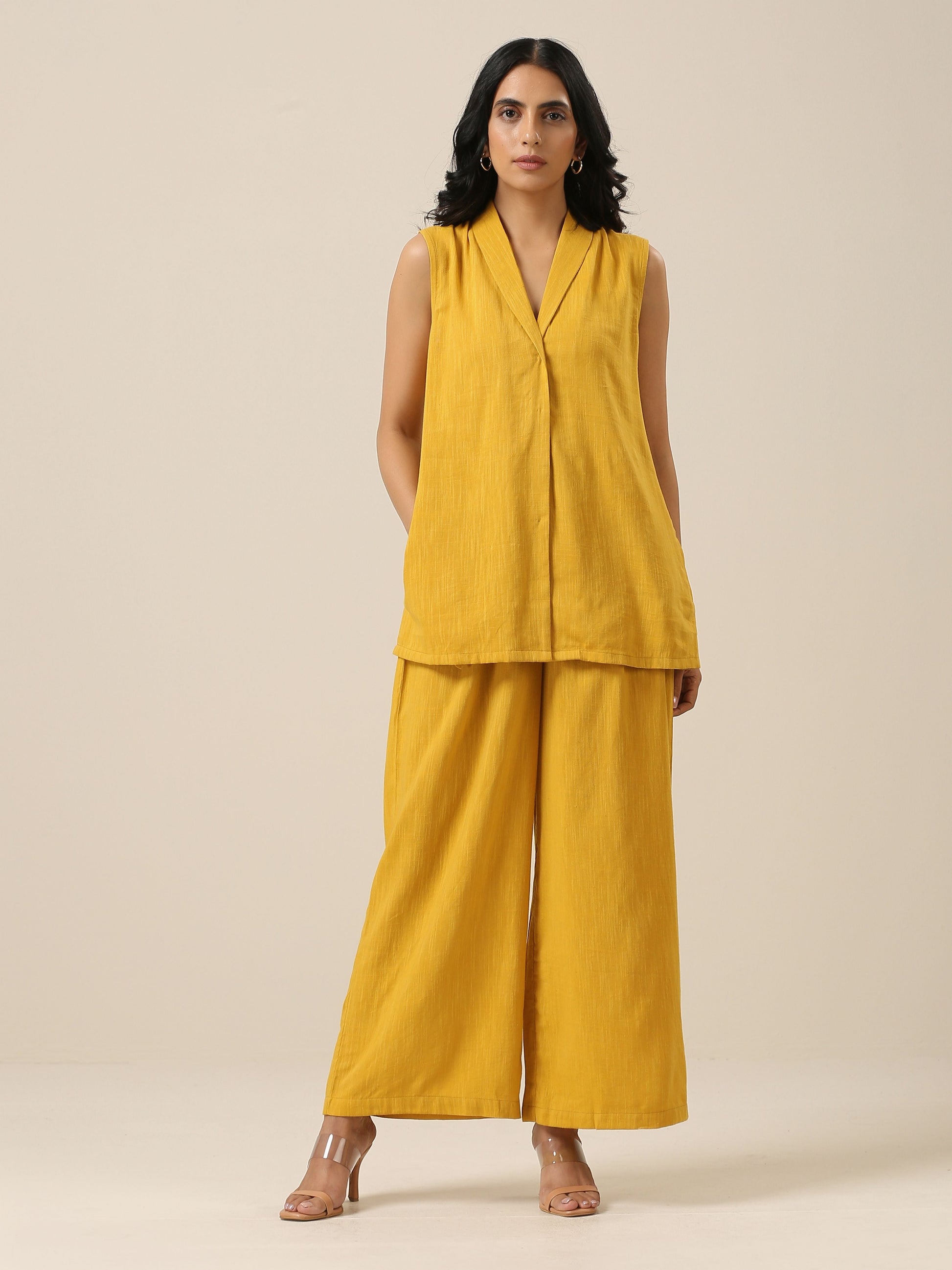 trueBrowns Mustard Yellow Slub Texture Sleevesless Jacket Pant Set 