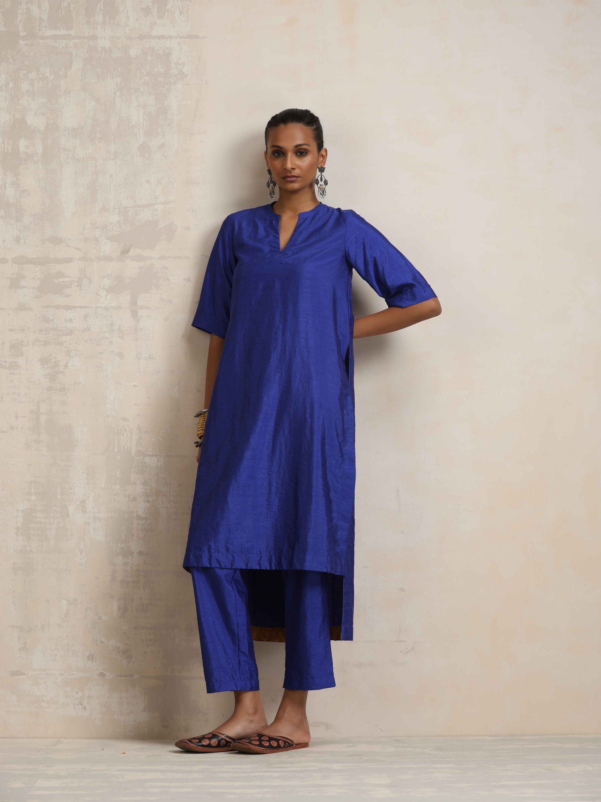 trueBrowns Blue Silk High Slit Kurta Set 
