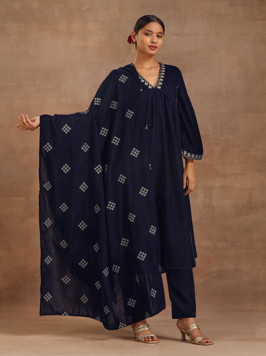 trueBrowns Midnight Blue Velvet Embroidered Shawl - Grab2buy