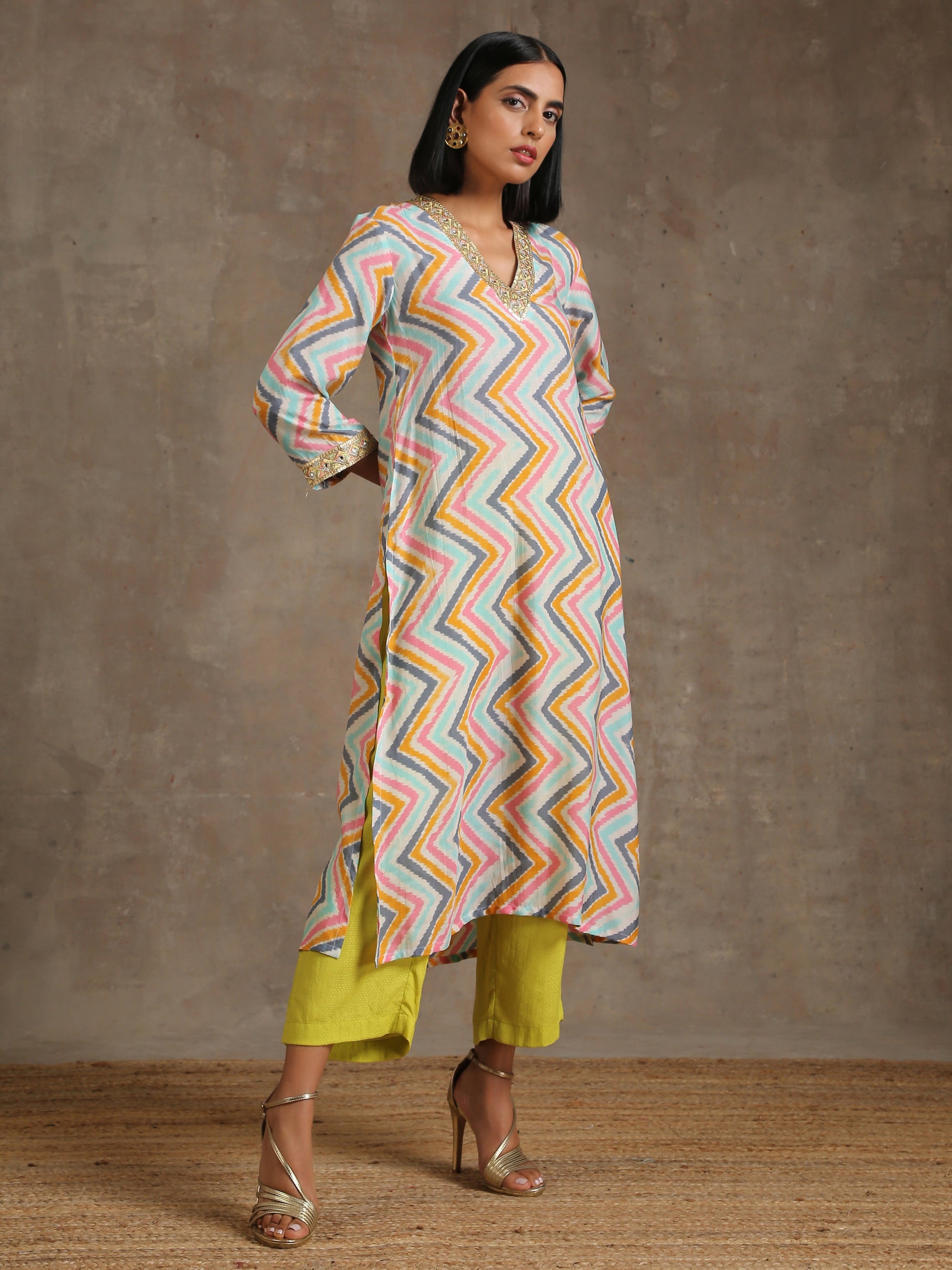 trueBrowns Multicolour Lehariya Printed Silk Kurta Pant Set 