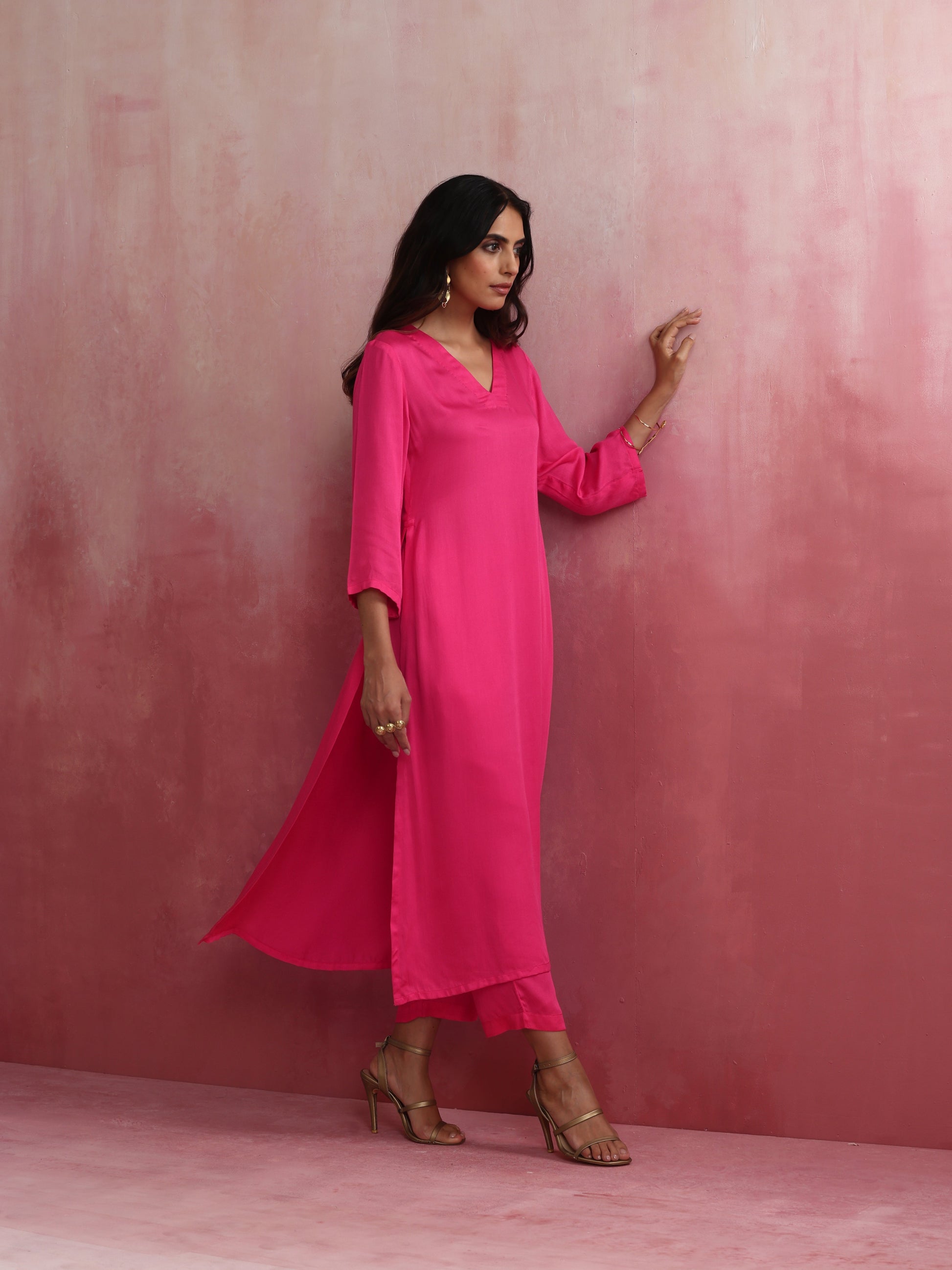 trueBrowns Pink Modal High Slit Kurta Set 